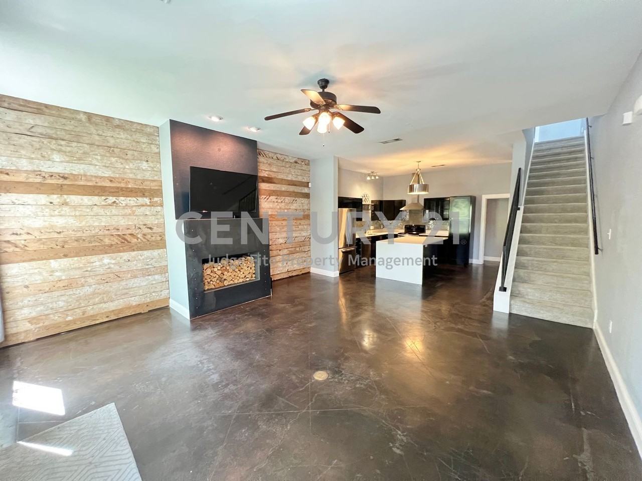1813 S Ervay St - Photo 7 of 29