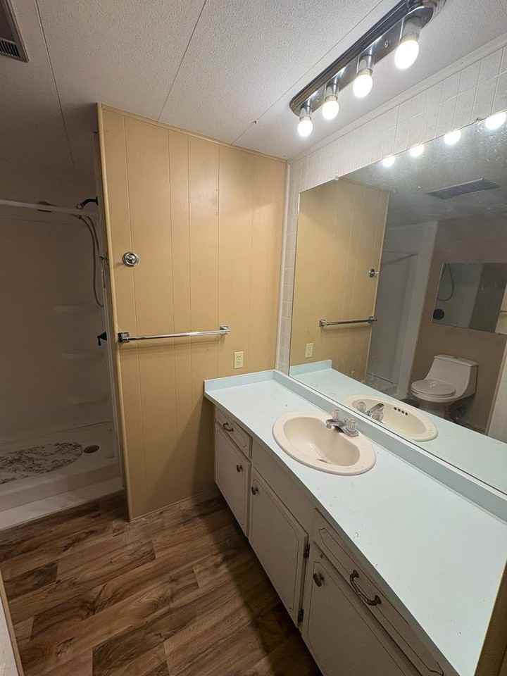 420 S Lake Ave #1 - Photo 7 of 9