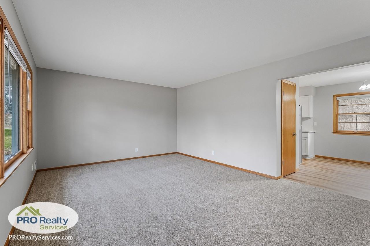 4725 Valley Rd - Photo 5 of 29