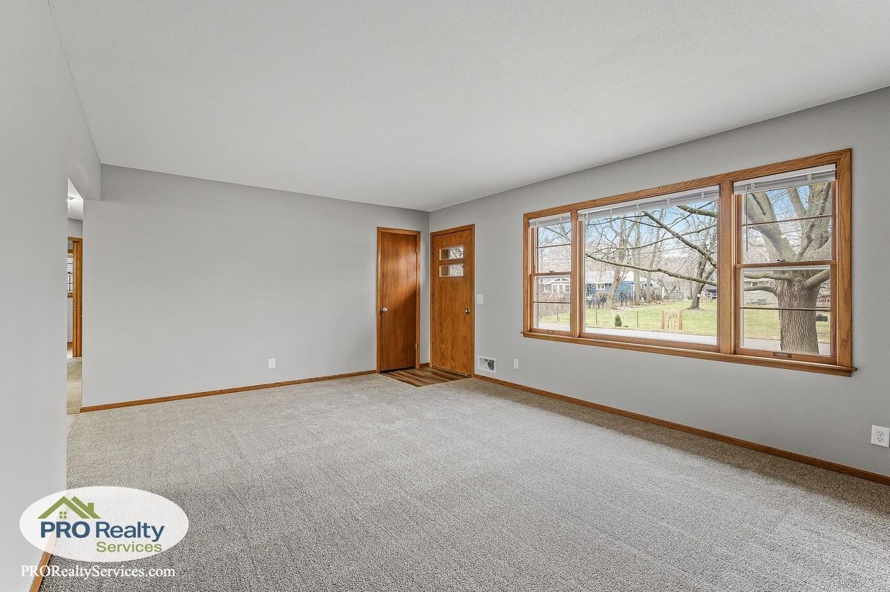 4725 Valley Rd - Photo 7 of 29