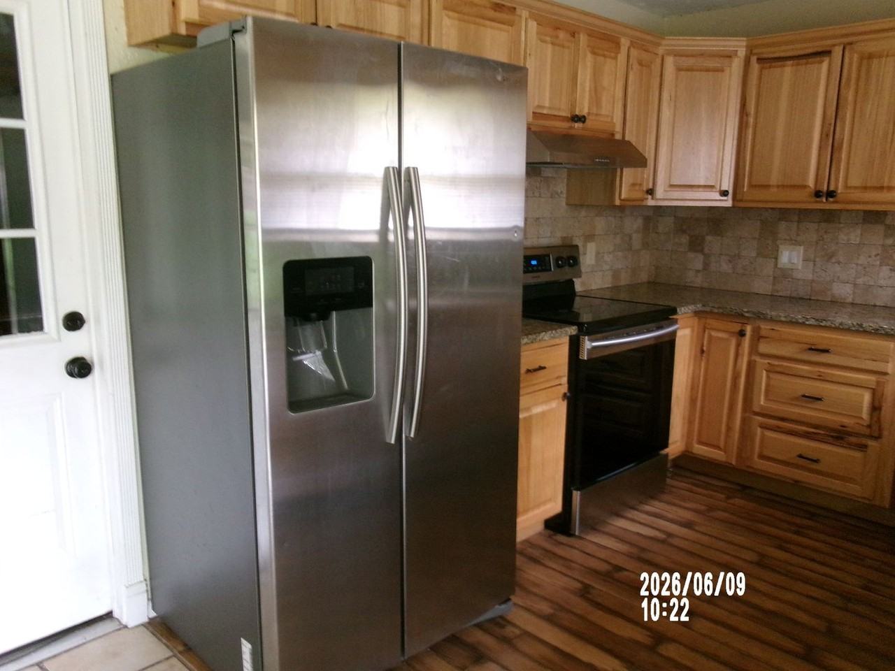 2205 Nw 50th St - Photo 4 of 37