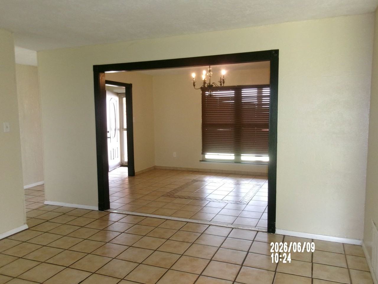 2205 Nw 50th St - Photo 7 of 37