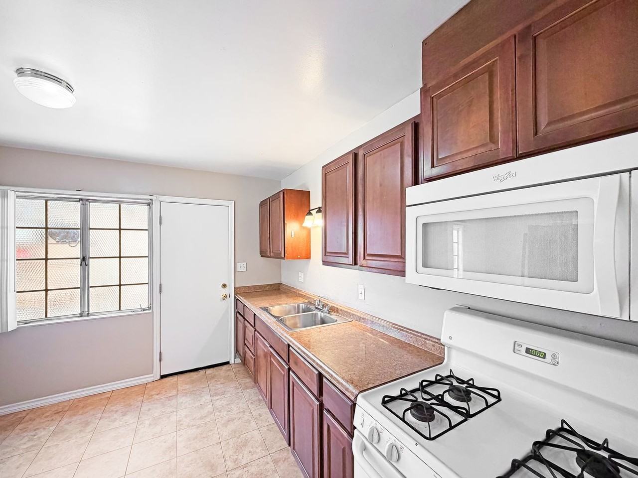 3178 Adams Ave - Photo 7 of 16