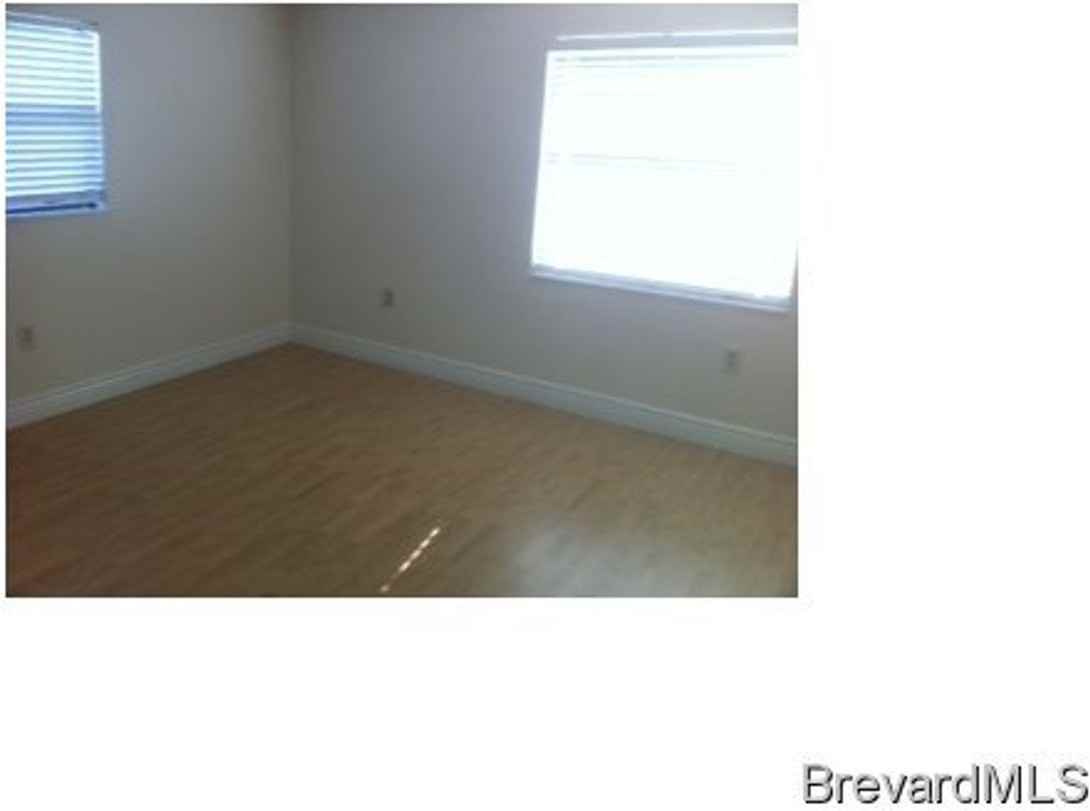 3019 Sea Gate Cir - Photo 4 of 16