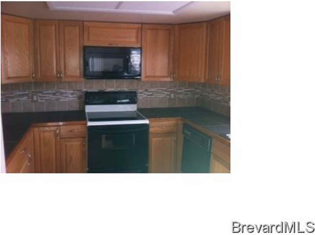 3019 Sea Gate Cir - Photo 7 of 16