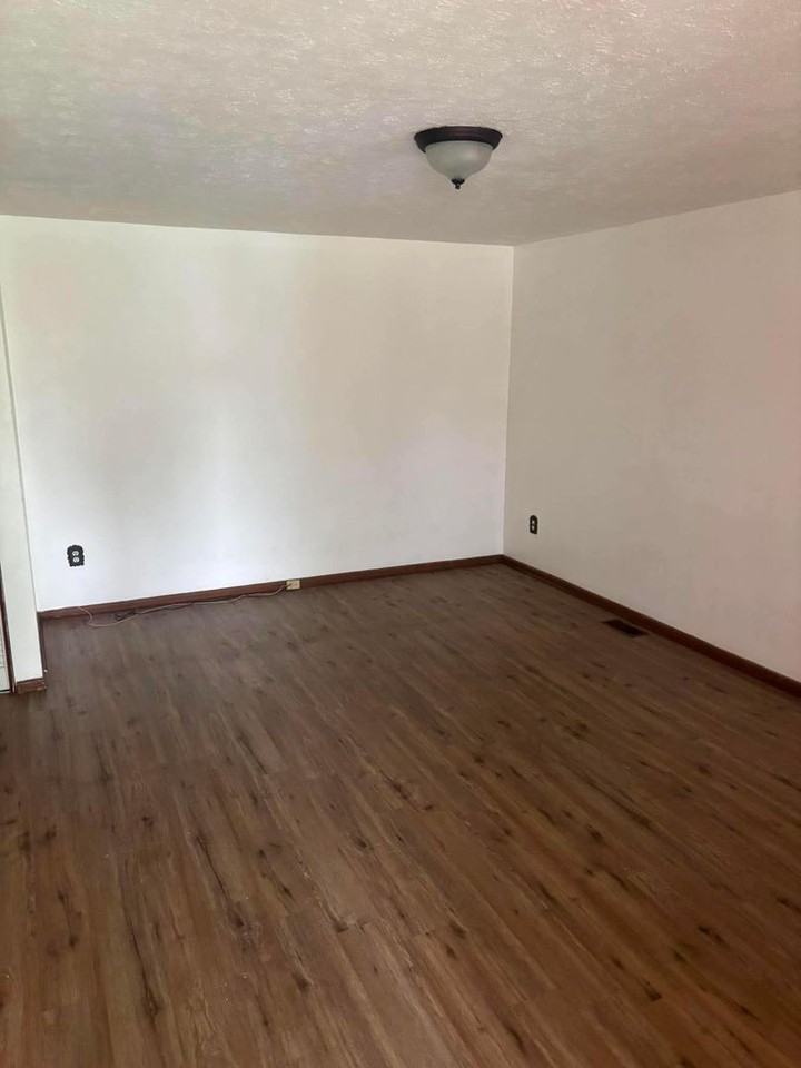2513 Strickland Dr - Photo 5 of 7