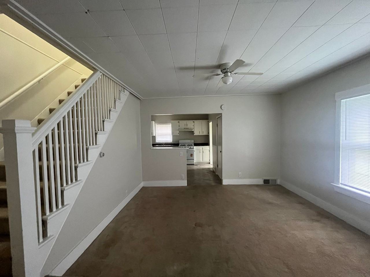 2318 Fremont St - Photo 3 of 7
