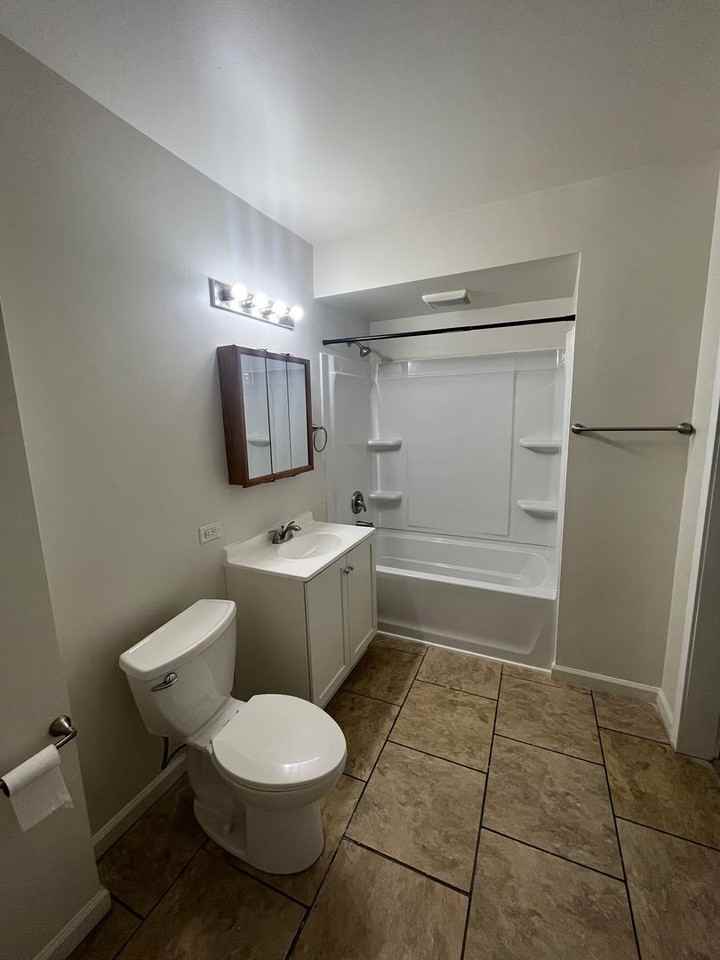 2318 Fremont St - Photo 6 of 7