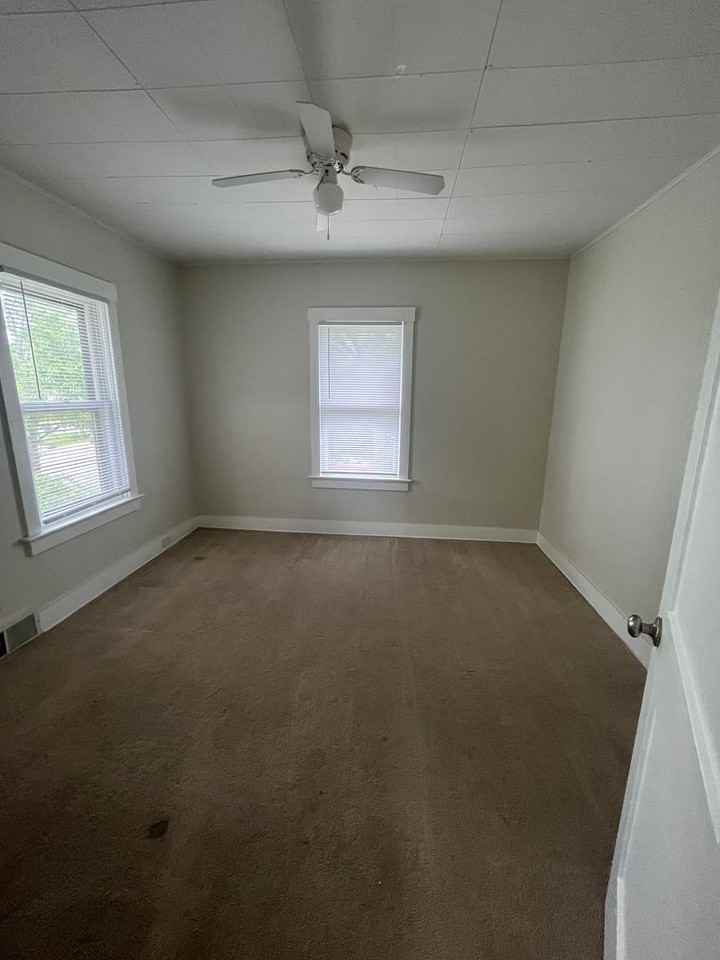 2318 Fremont St - Photo 7 of 7