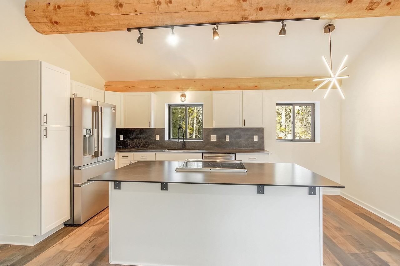 148 N Aspen St - Photo 2 of 31