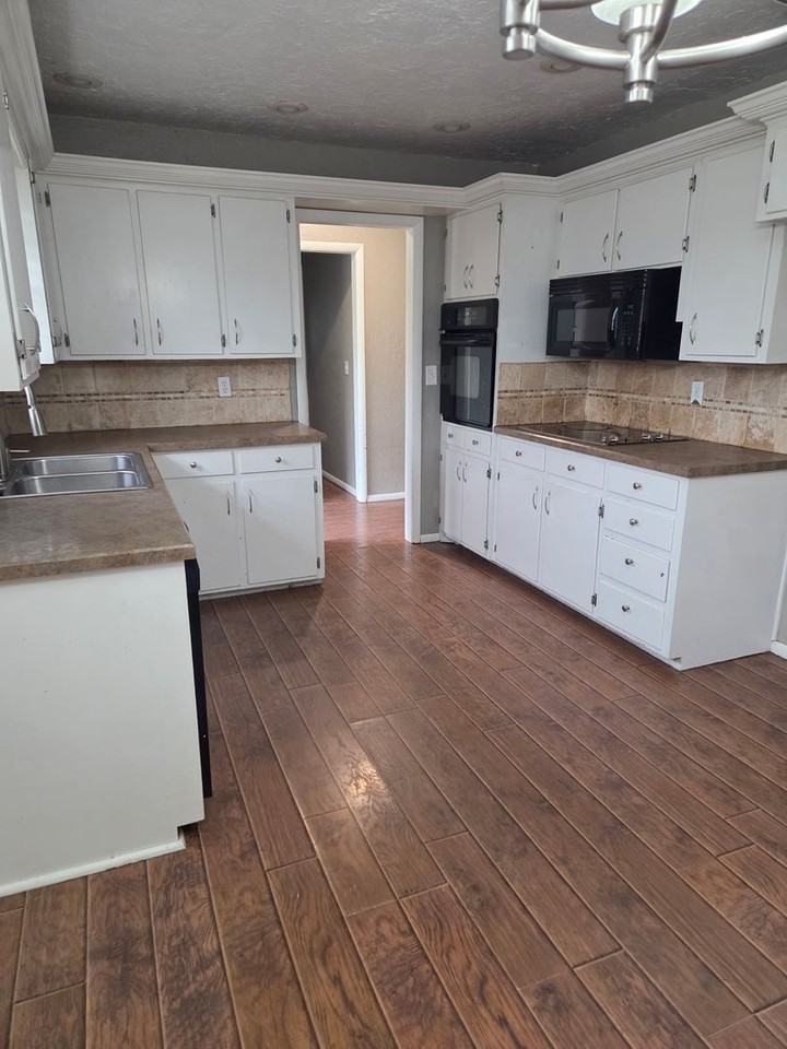1820 N Flamingo Ln - Photo 2 of 9