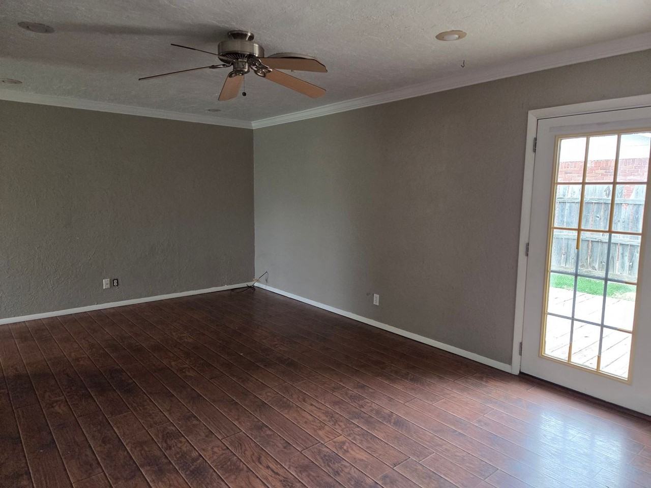 1820 N Flamingo Ln - Photo 3 of 9