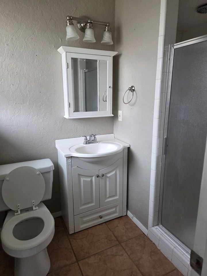 1820 N Flamingo Ln - Photo 7 of 9
