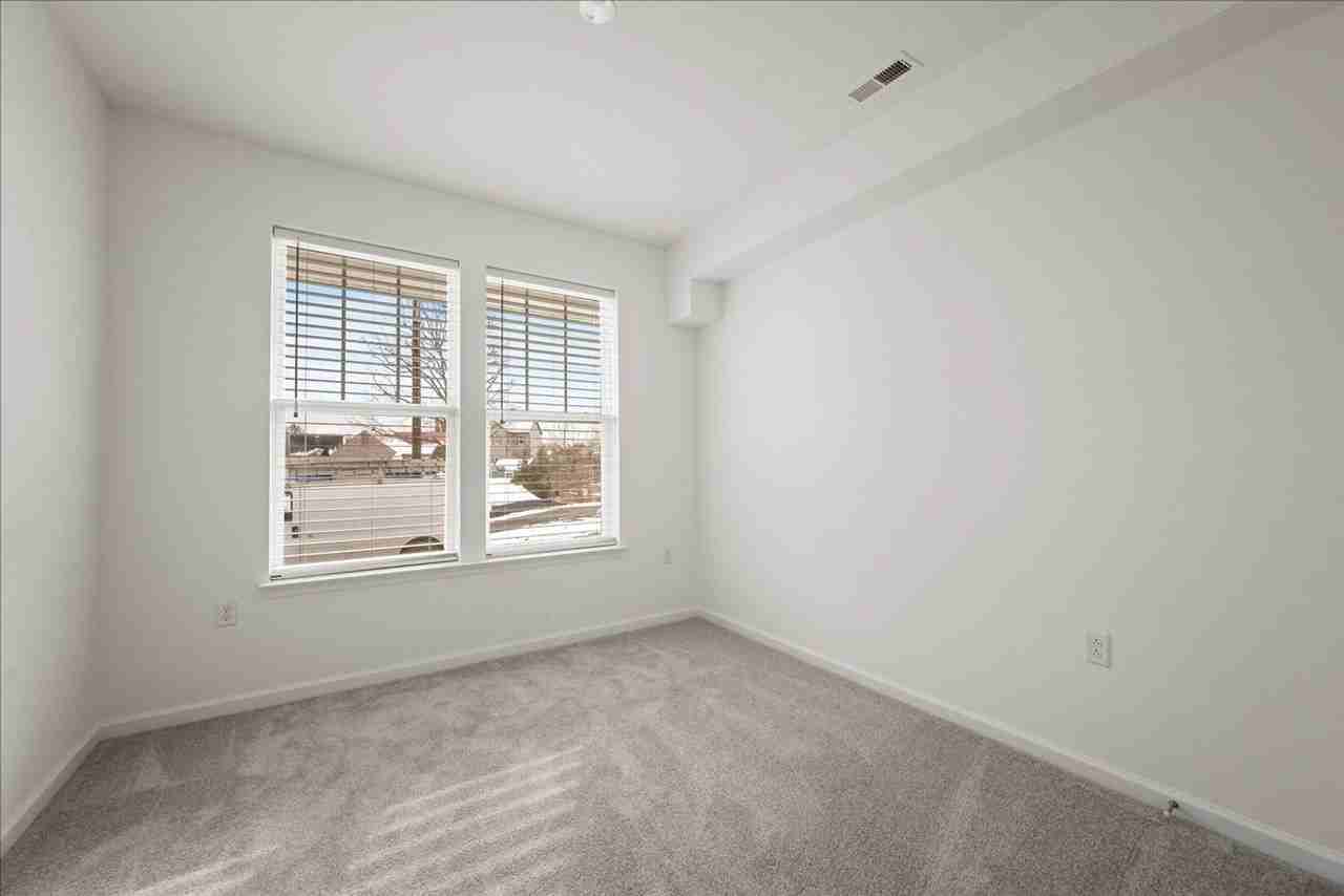 644 Hemsworth Ln - Photo 5 of 26