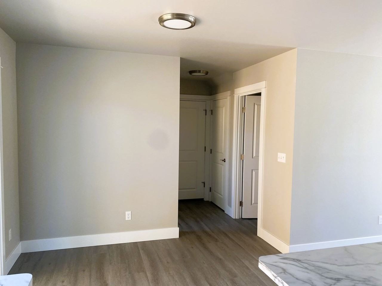 240 Ne College Ave - Photo 6 of 20