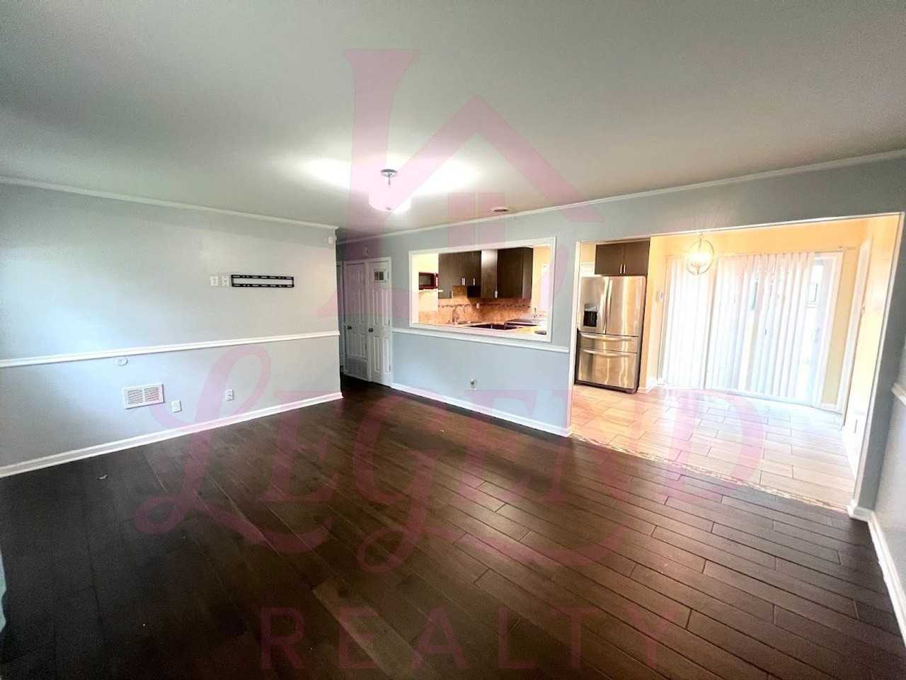 1390 S Waterford Dr - Photo 2 of 7