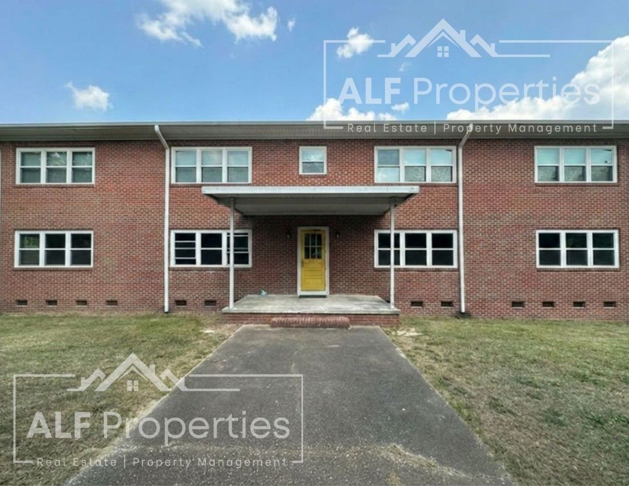1301 S 10th St - Photo 2 of 34