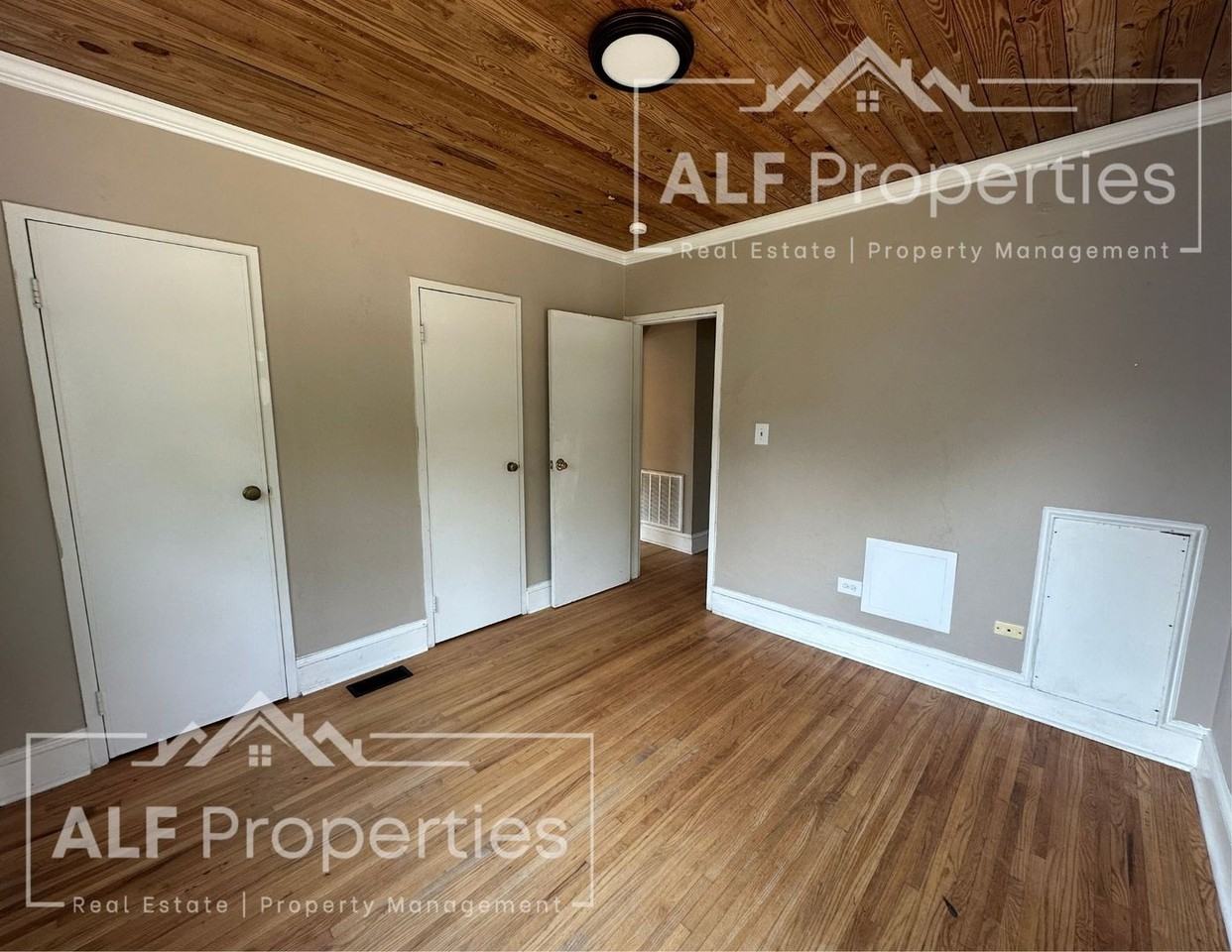 1301 S 10th St - Photo 6 of 34