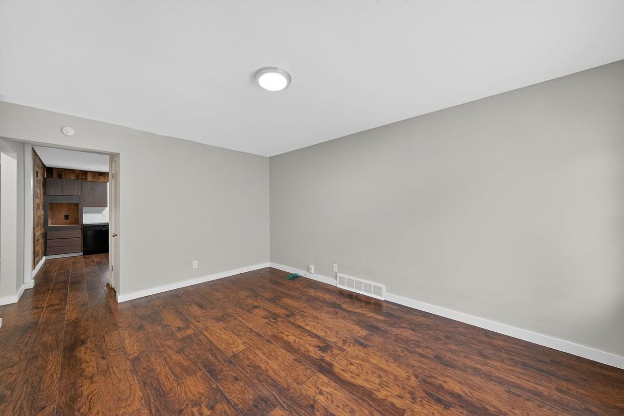 5638 Helen Ave - Photo 4 of 23