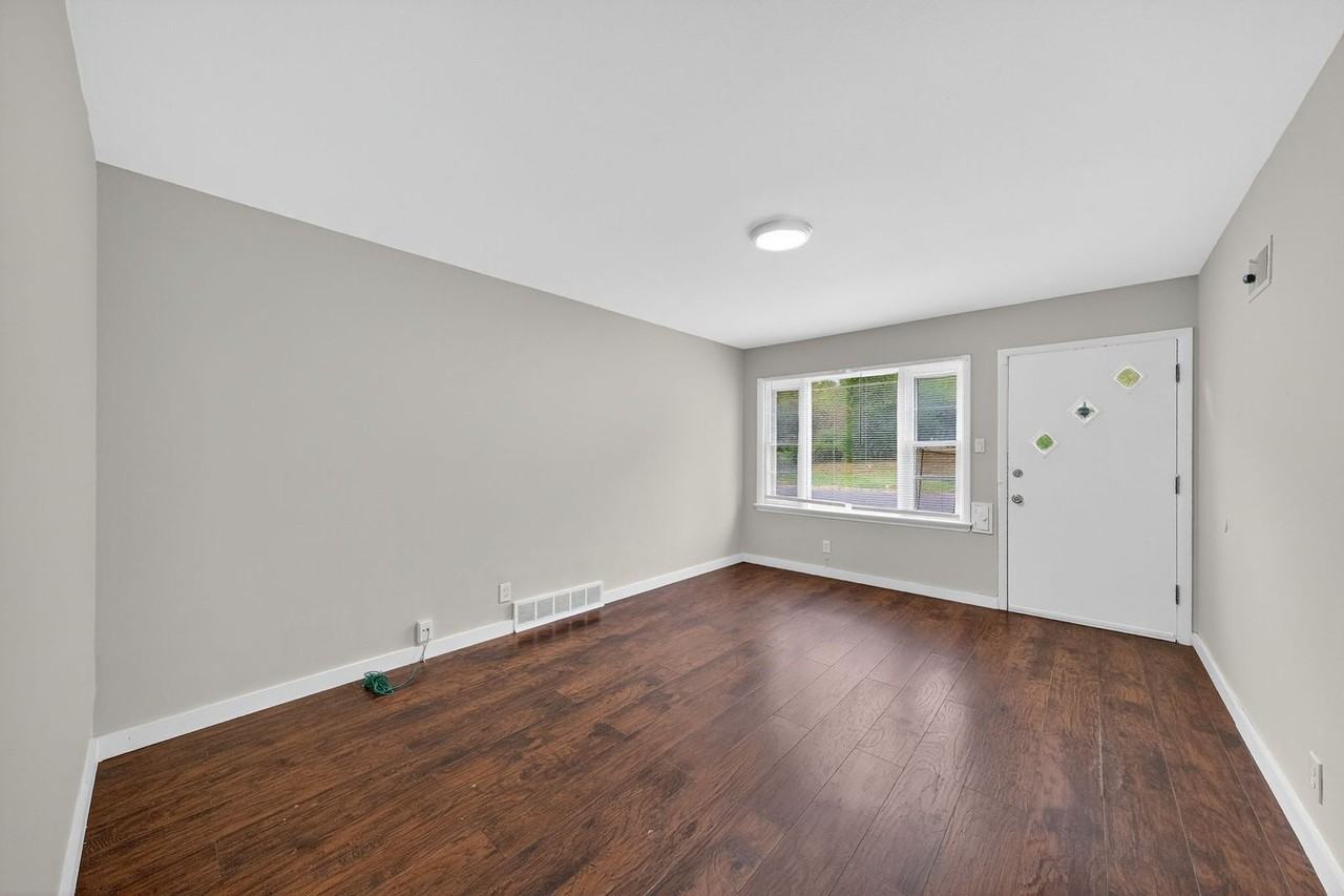 5638 Helen Ave - Photo 7 of 23