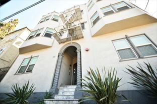 1p586 - 721 40th St. - Photo 1 of 1