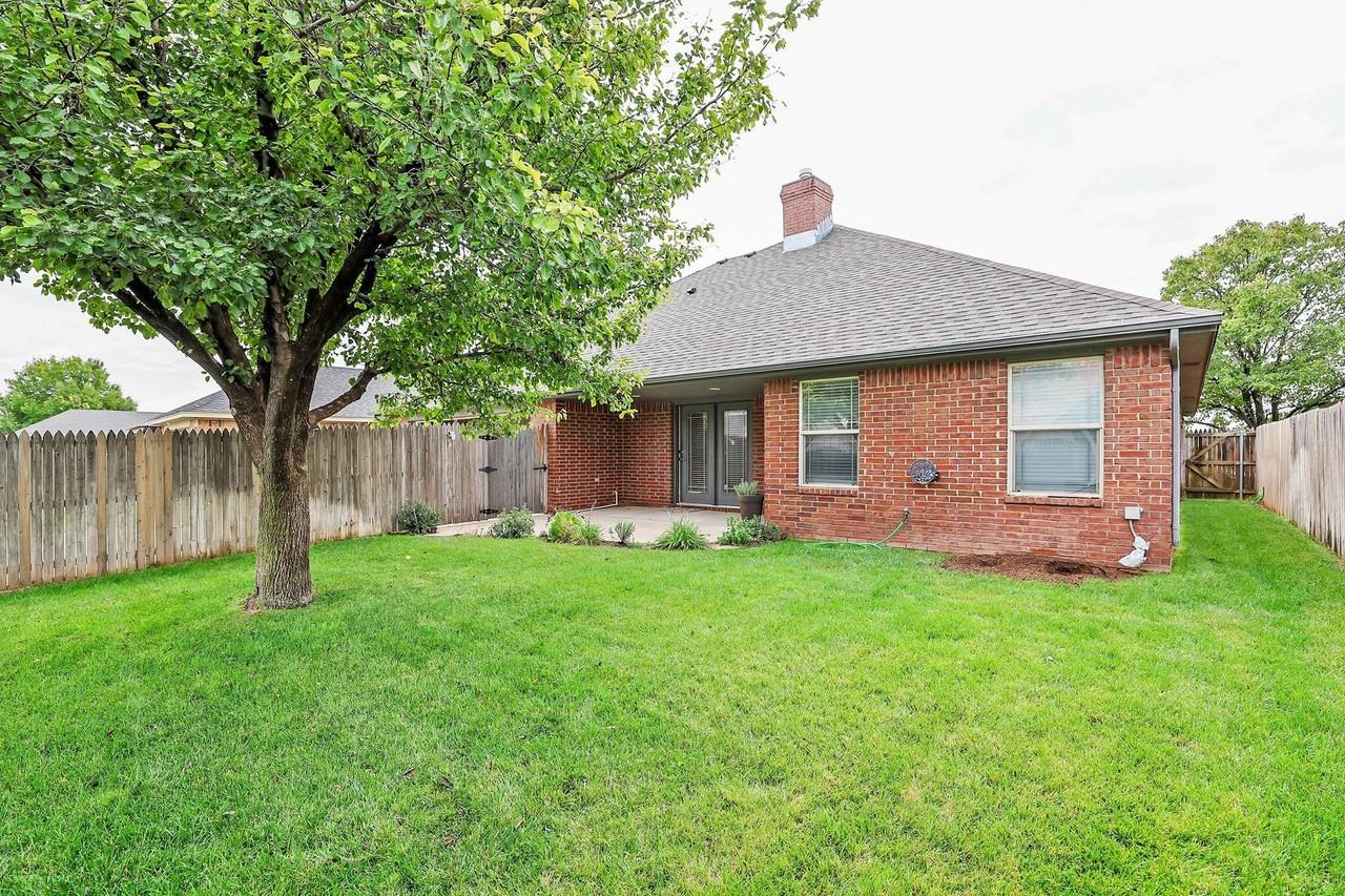 6802 Thunder Rd - Photo 7 of 34