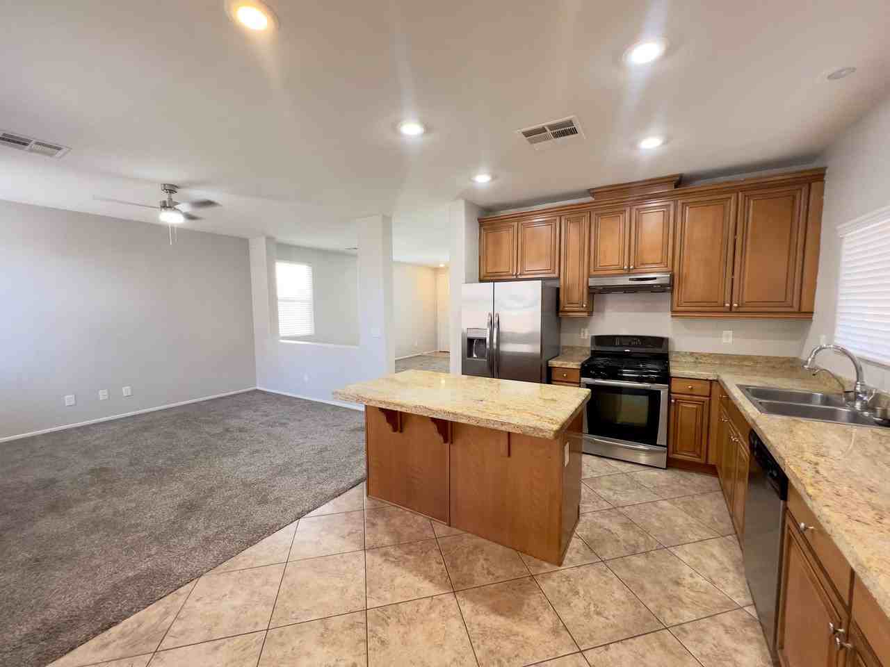 6214 W Haleh Ave - Photo 7 of 39