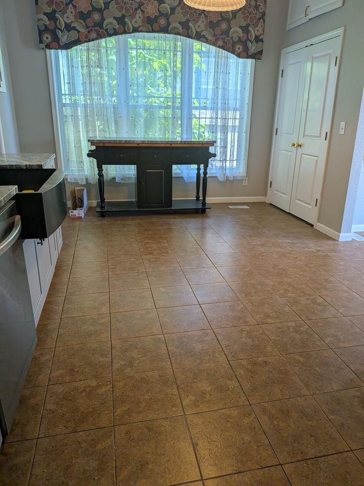 609 Jefferson St - Photo 5 of 47