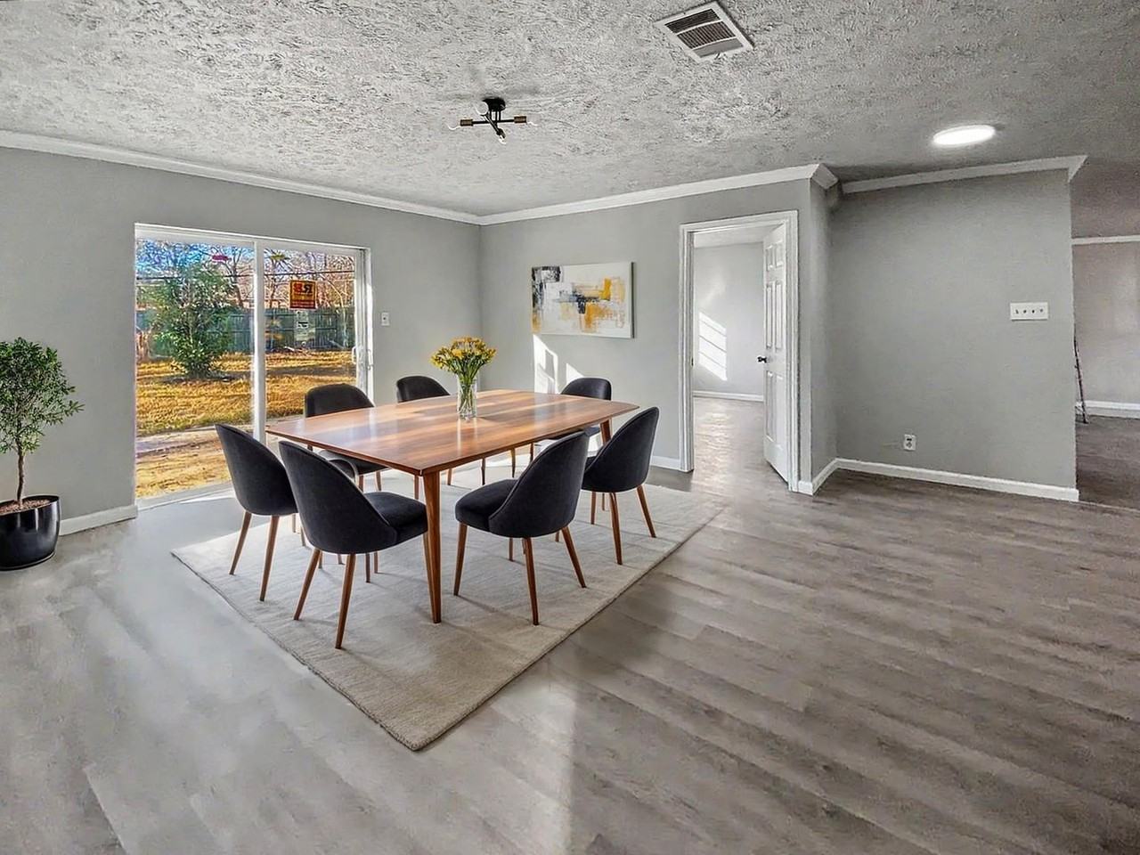 414 Arlington St - Photo 5 of 14