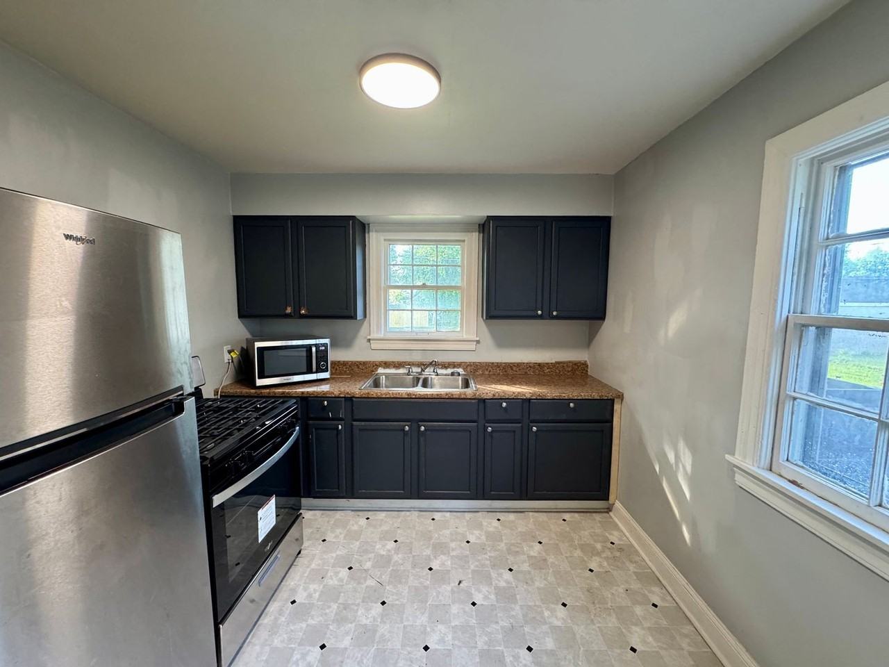 2233 7th Street Rd - Photo 4 of 14
