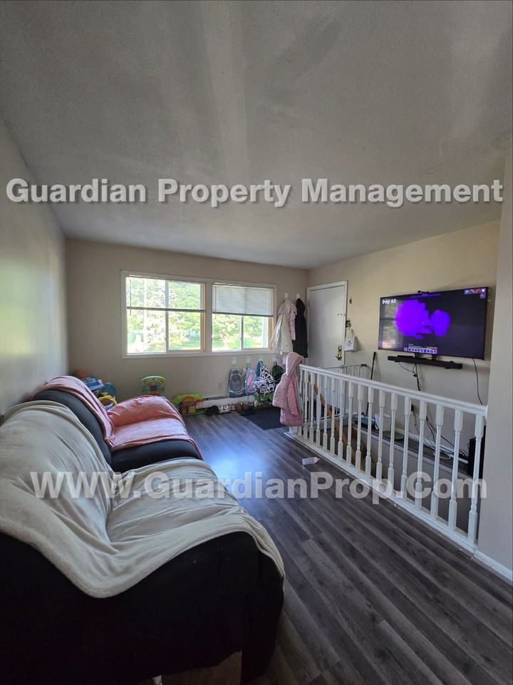 7660 Edgewood Dr - Photo 2 of 8