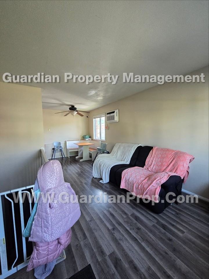 7660 Edgewood Dr - Photo 3 of 8