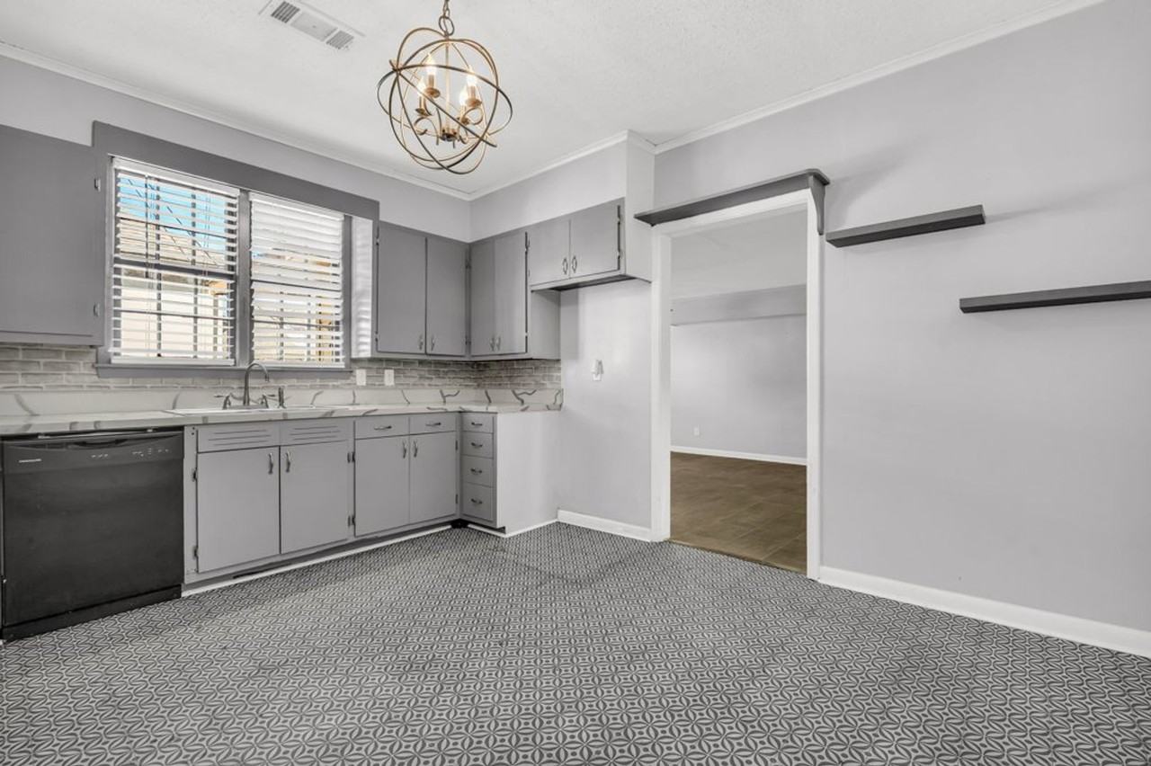 654A W Main St - Photo 7 of 24