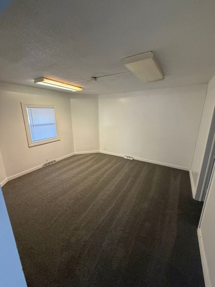 1506 Phillips Ave - Photo 3 of 8