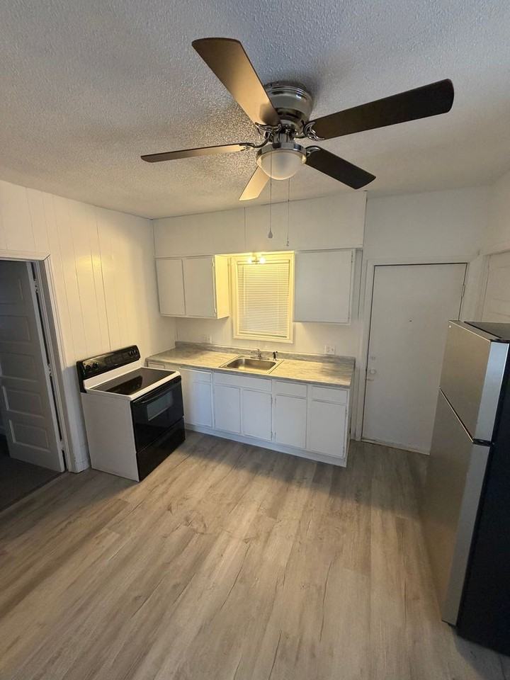 1506 Phillips Ave - Photo 4 of 8