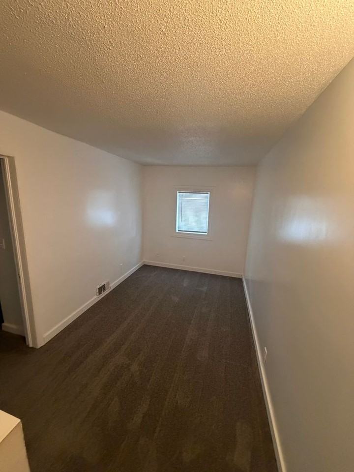 1506 Phillips Ave - Photo 6 of 8