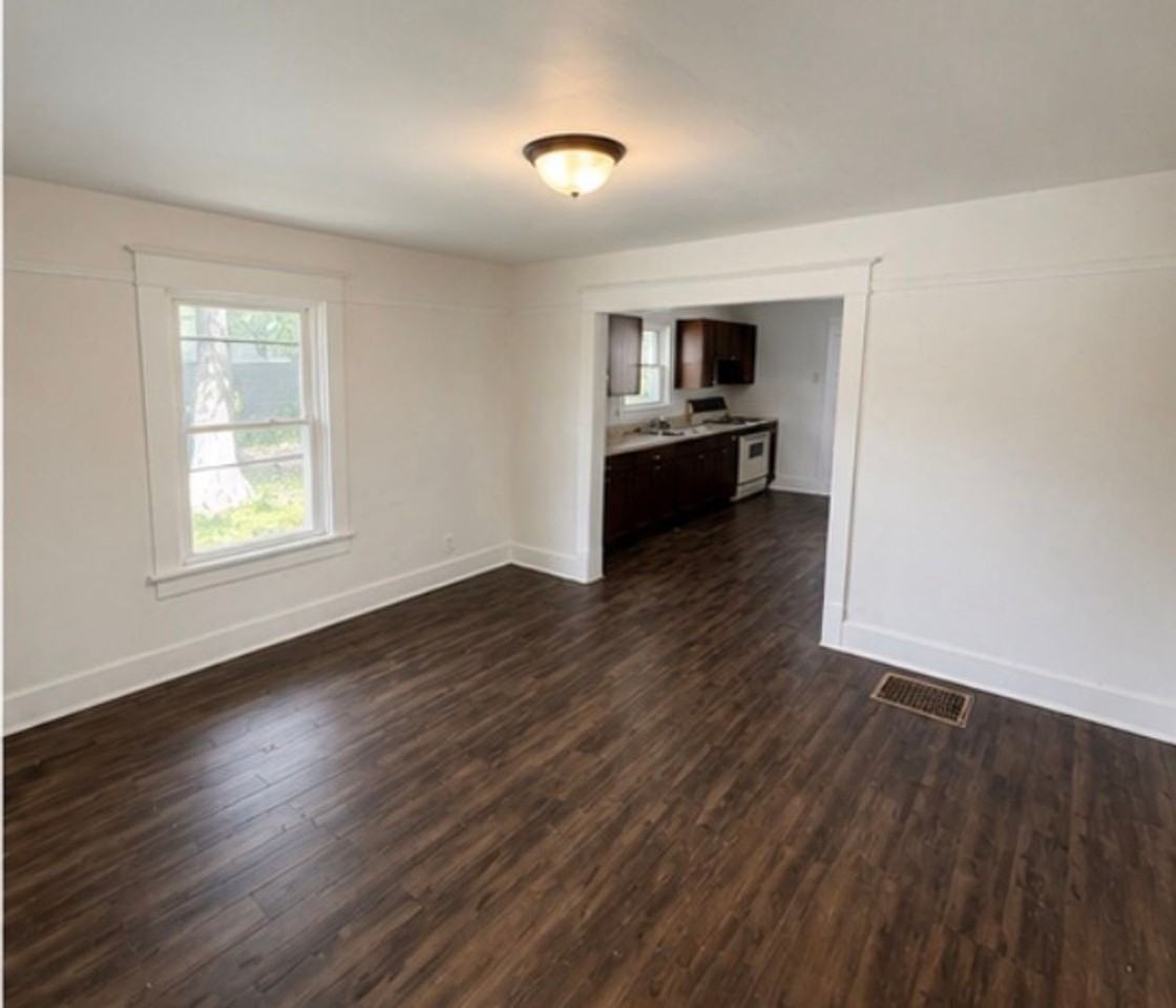 2512 Fox Bridge Rd - Photo 2 of 7