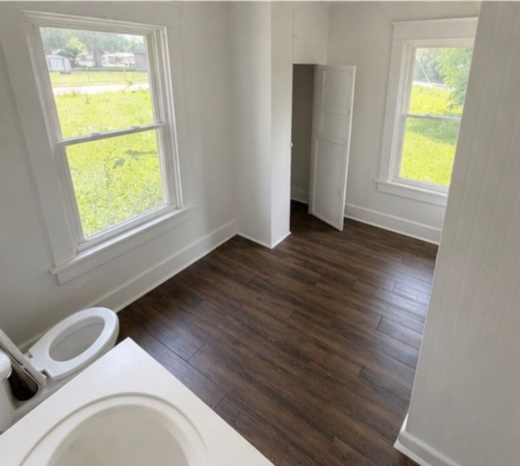 2512 Fox Bridge Rd - Photo 6 of 7