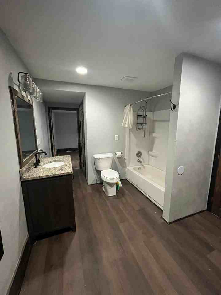 113 N Van Buren St - Photo 4 of 8