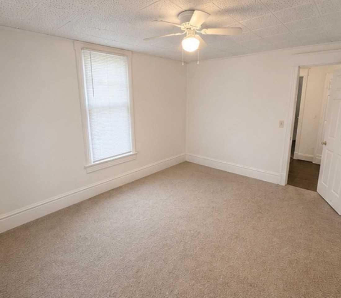 1240 N 4th St - Photo 4 of 7
