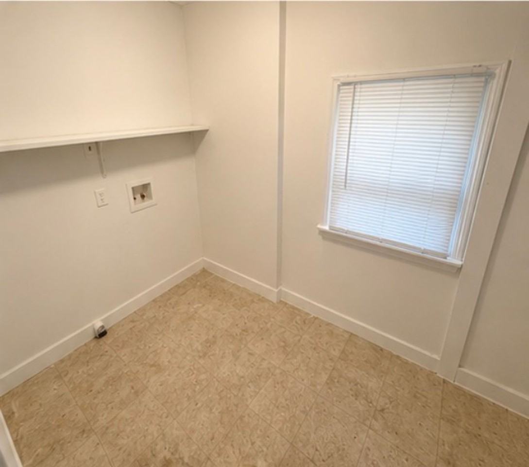 1240 N 4th St - Photo 6 of 7
