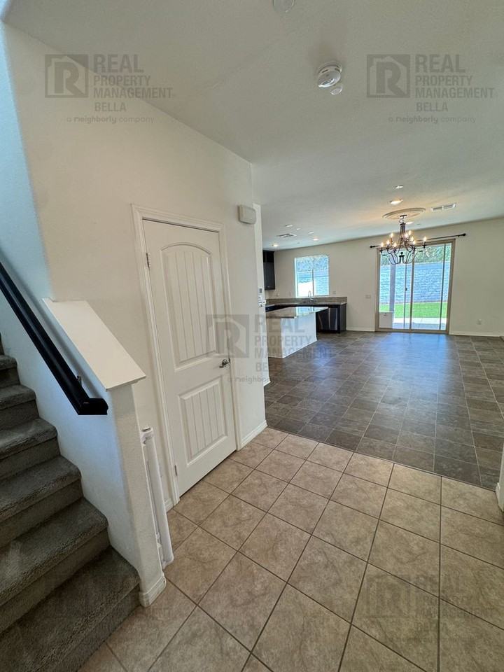 27576 Cloudy Peak Way - Photo 2 of 45