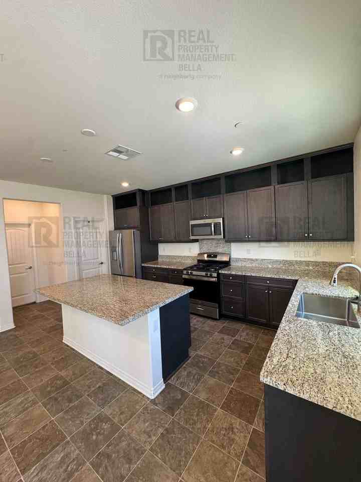27576 Cloudy Peak Way - Photo 4 of 45
