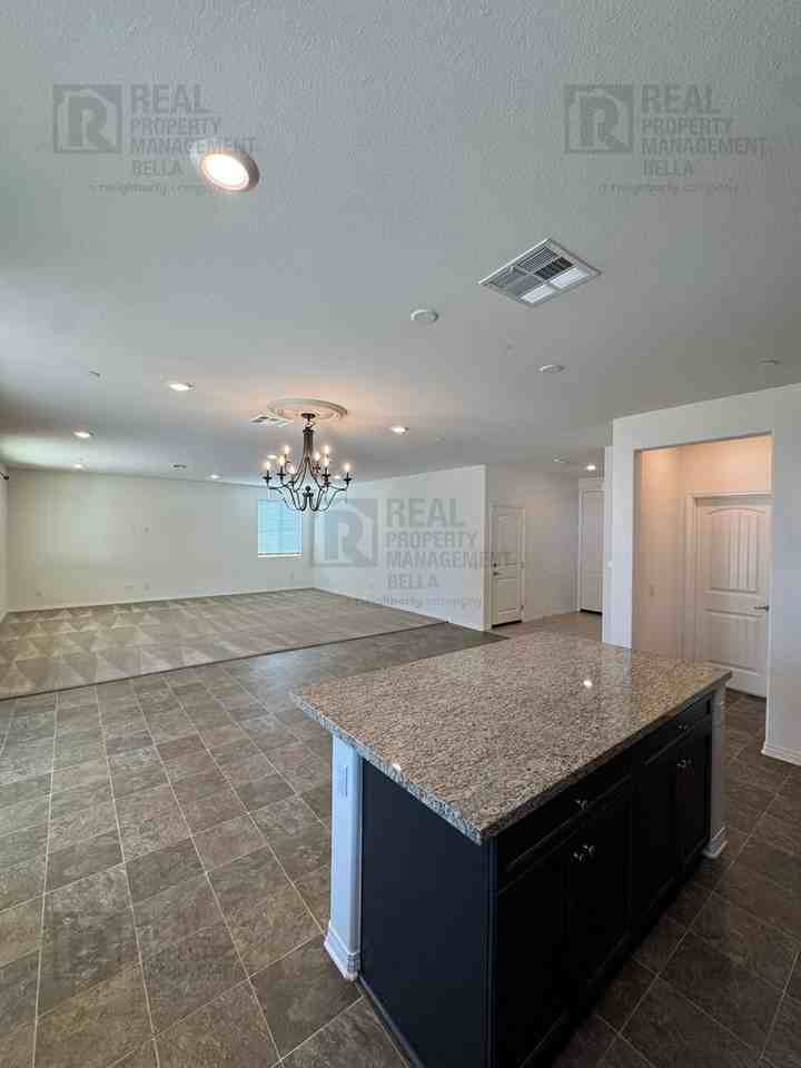 27576 Cloudy Peak Way - Photo 5 of 45