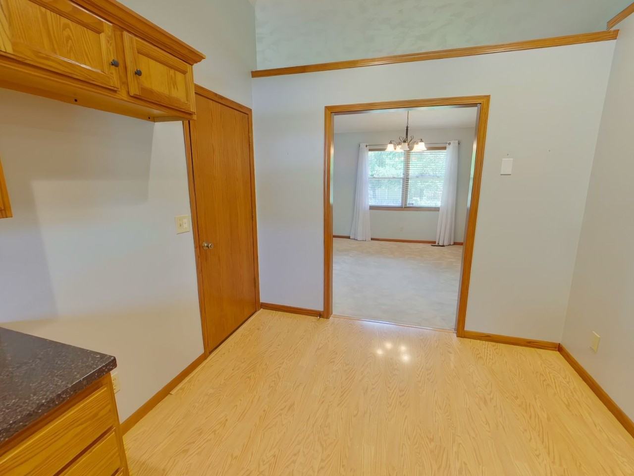 650 S Highland Dr - Photo 5 of 13