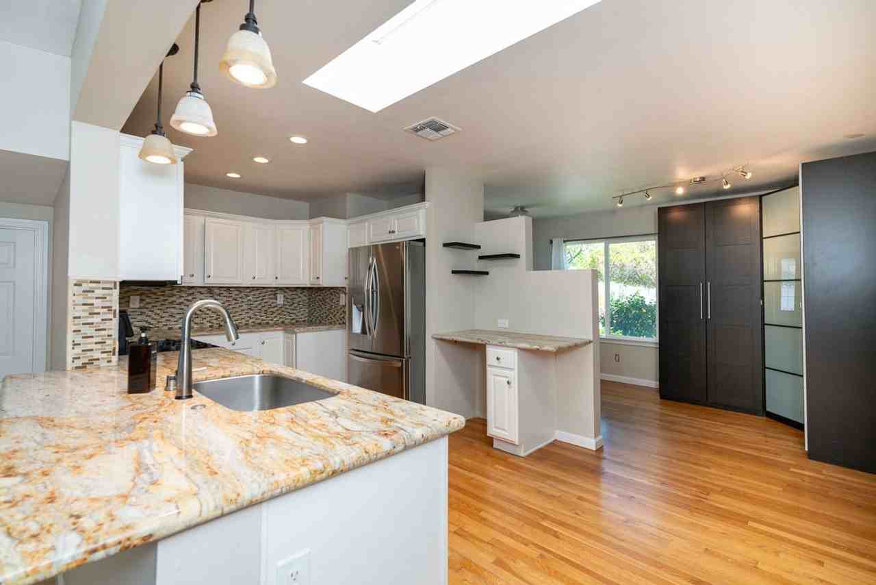 4256 Napier St - Photo 3 of 20