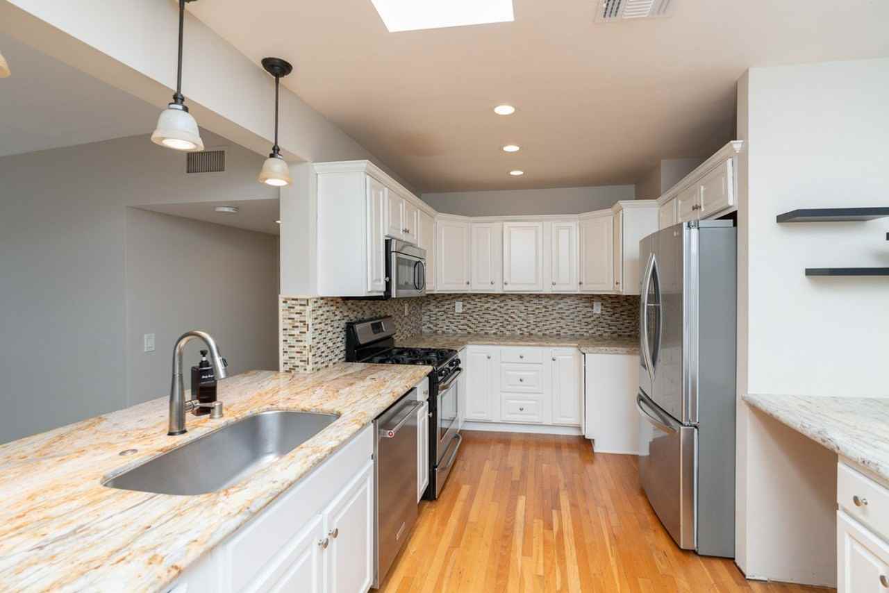4256 Napier St - Photo 4 of 20