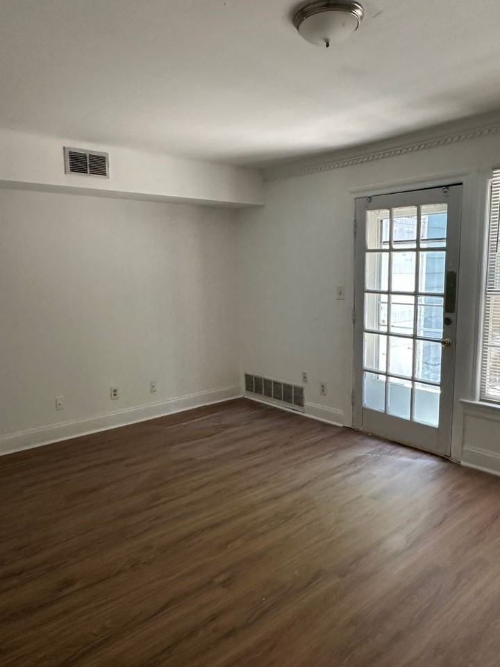 2831 Tully Sq #B - Photo 5 of 12