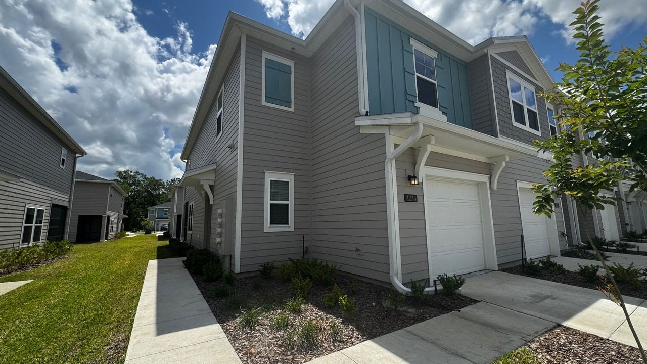 2234 Windward Cay Ln - Photo 2 of 36