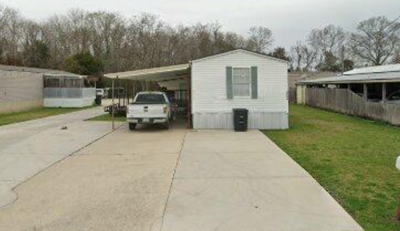 1704 Southport Blvd
